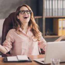 Pessoas que ganharam milhões de forma instantânea na Internet